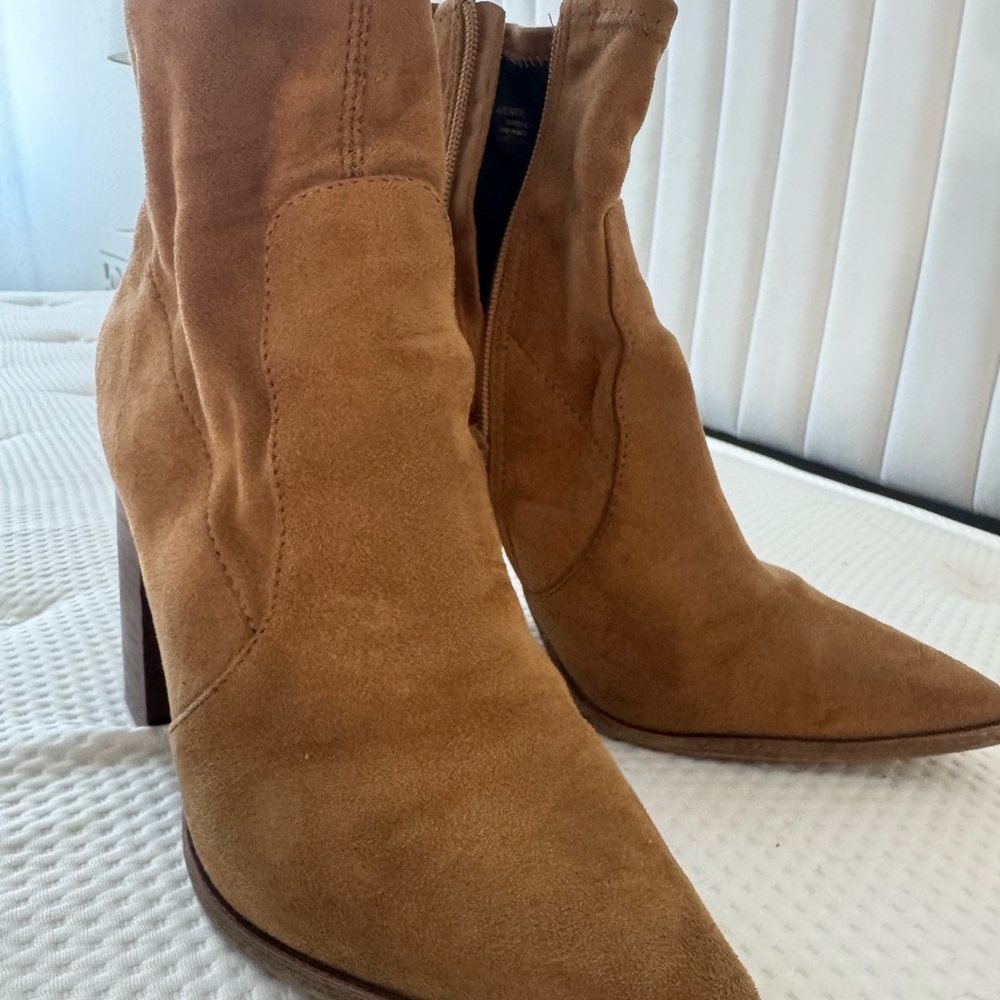 Steve Madden Tan Suede Pointed Toe Mid-Heel Ankle Boots